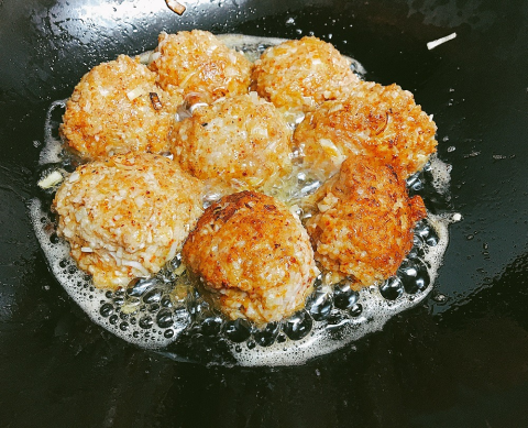 シビ辛肉だんご